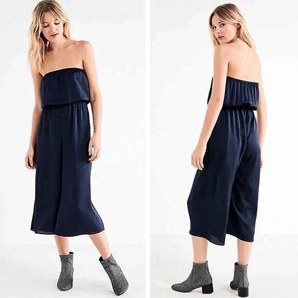 Urban Outfitters Women's Blue Strapless Culotte Flared Wide Leg Jumpsuit Size M - Picture 1 of 5
